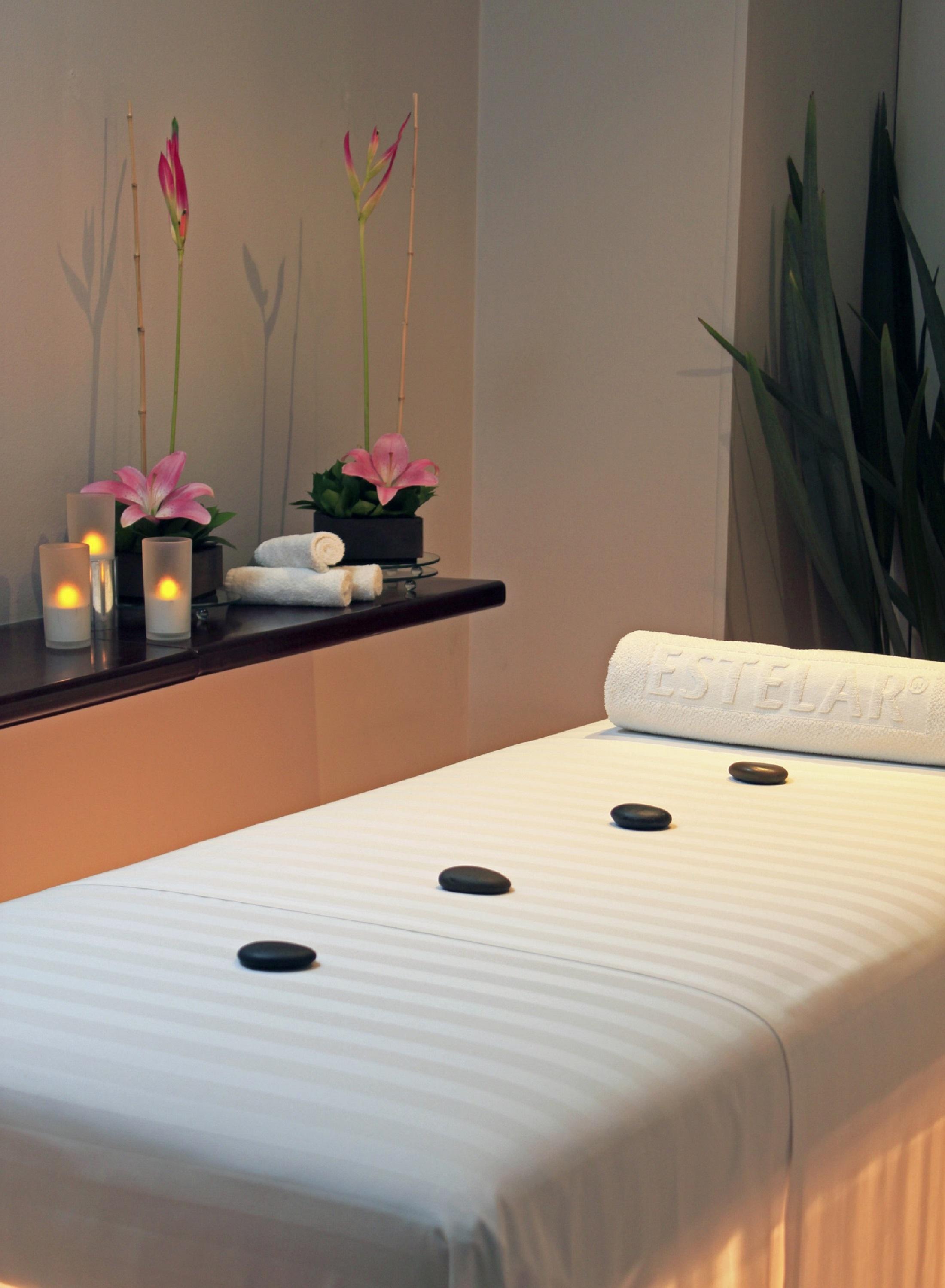 Hotel Estelar La Fontana Bogotá Zewnętrze zdjęcie A massage table