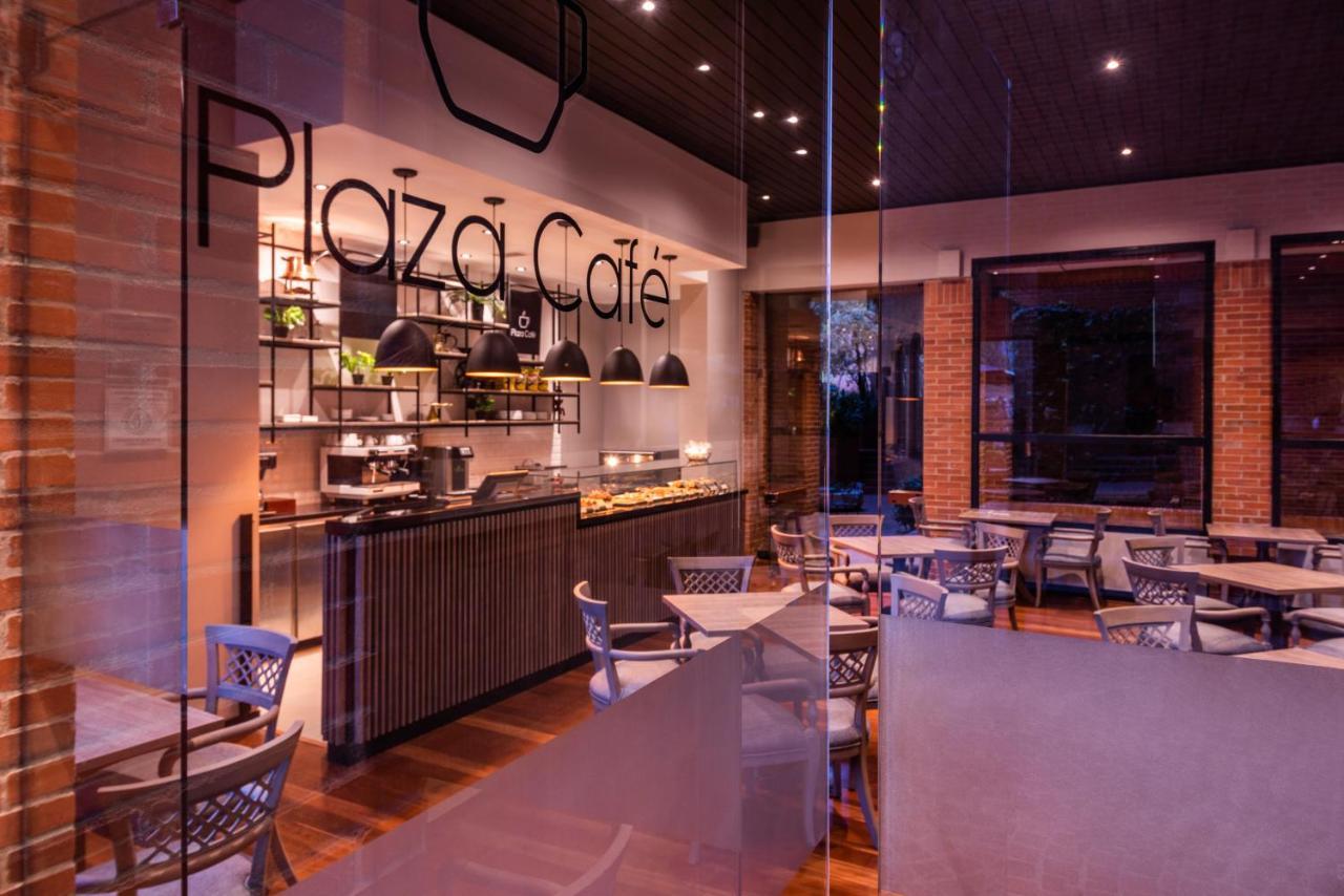 Hotel Estelar La Fontana Bogotá Zewnętrze zdjęcie Plaza Café